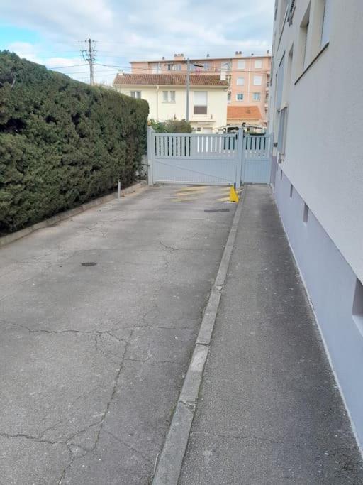 Charmant Studio Lumineux Avec Parking Prive Сен-Рафаэль Экстерьер фото